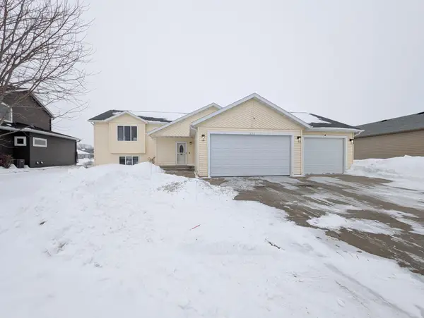 1265 Goldenwood Drive, West Fargo, ND 58078