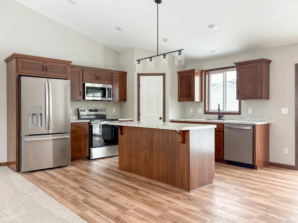 4616 9th Street Ne, Saint Cloud, MN 56304 - Image #1