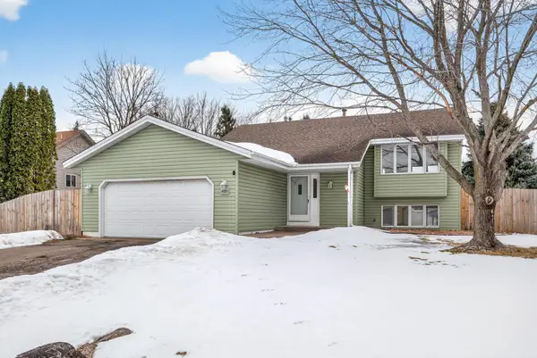 4100 Parkway Ponds Lane, White Bear Lake, MN 55110