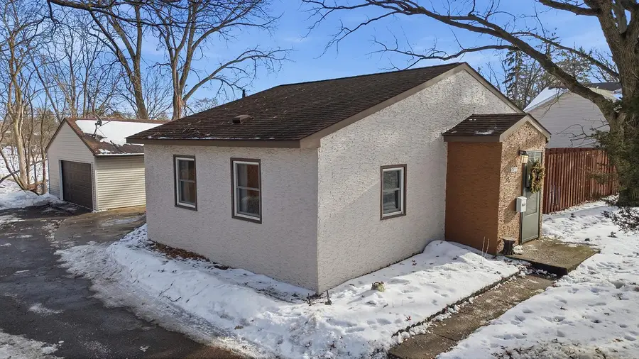 7405 Knollwood Drive, Saint Paul, MN 55112 - Image #2