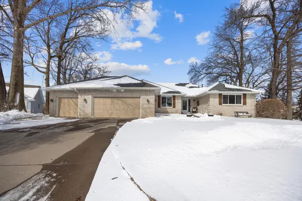 19332 Baldwin Street Nw, Elk River, MN 55330