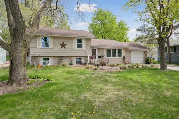 8717 Oxborough Avenue S, Minneapolis, MN 55437
