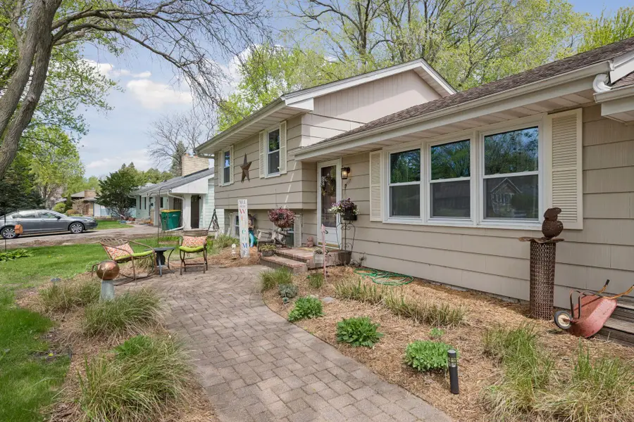 8717 Oxborough Avenue S, Minneapolis, MN 55437 - #2