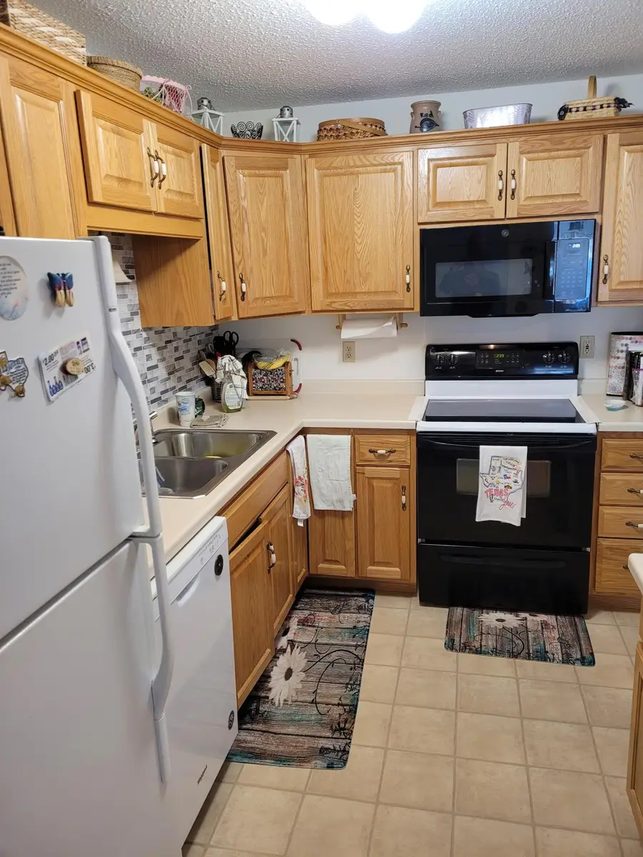 912 Hawthorne Street #104, Alexandria, MN 56308 - Image #2