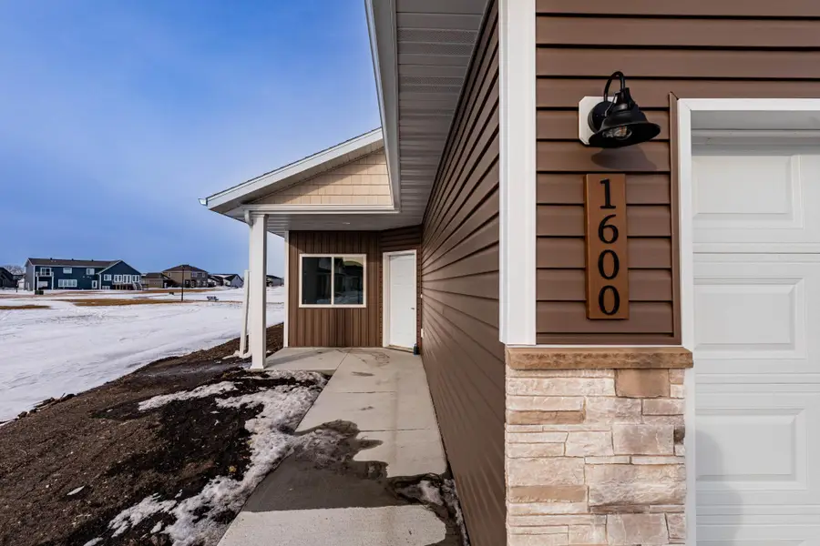 1600 5th Avenue Ne, Dilworth, MN 56529 - #2