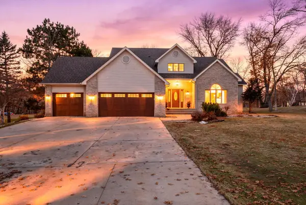 2465 E Rum River Drive S, Cambridge, MN 55008