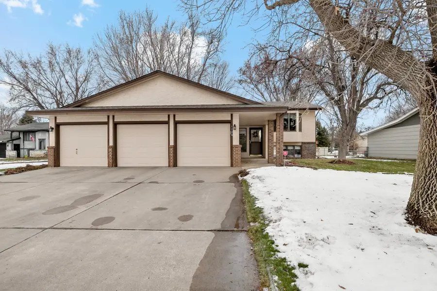 1729 Presidential Lane, Shakopee, MN 55379 - Image #2