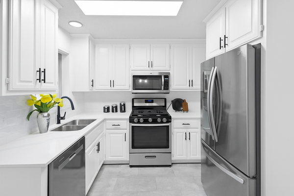 20420 Hughes Avenue W, Lakeville, MN 55044