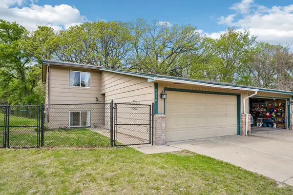 9526 Grey Widgeon Place, Eden Prairie, MN 55347