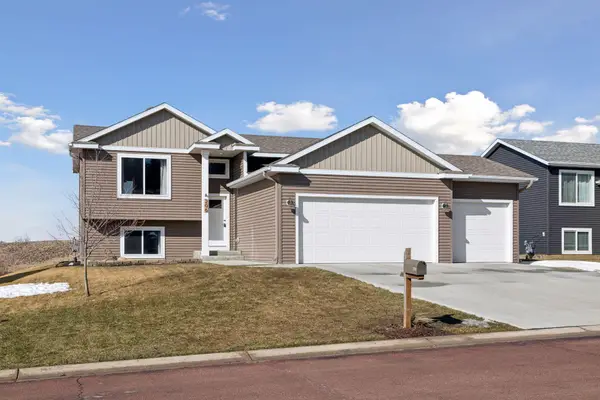 206 Whitetail Lane, Kenyon, MN 55946