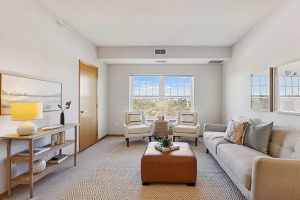 4824 E 53rd Street #501, Minneapolis, MN 55417