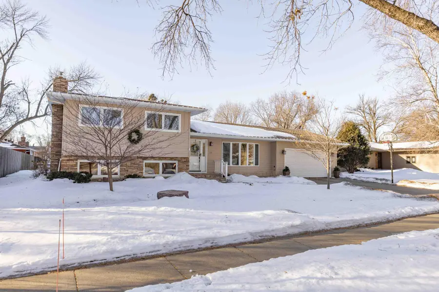 2525 9th Street S, Fargo, ND 58103 - Image #2