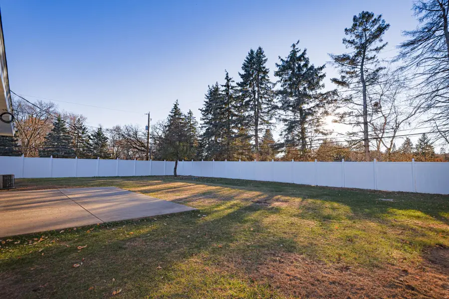 8556 Rich Avenue S, Minneapolis, MN 55437 - Image #2