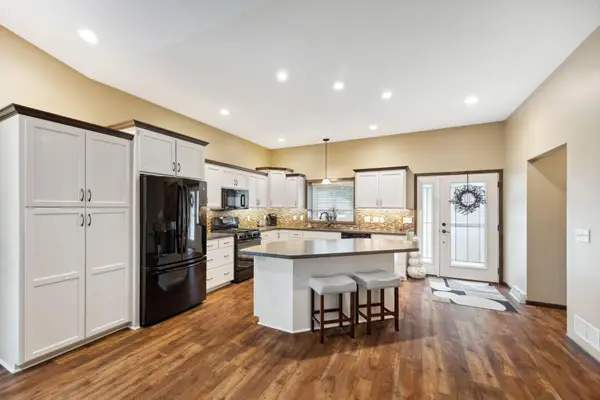 316 Lake Avenue N, Silver Lake, MN 55381