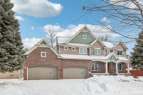 11715 Naples Circle Ne, Minneapolis, MN 55449