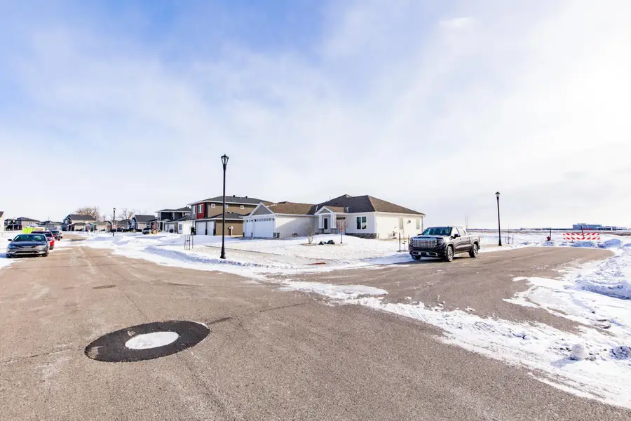 4268 Pine Parkway S, Fargo, ND 58104 - Image #2