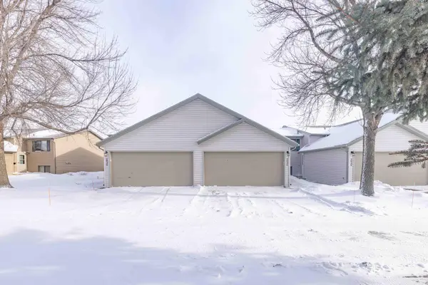 2832 32nd Street S, Moorhead, MN 56560