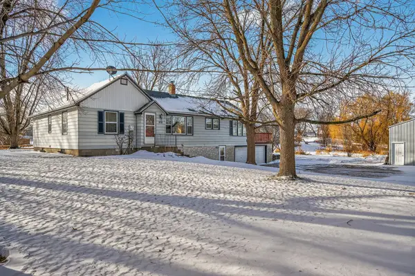 909 Pacific Avenue, Waverly, MN 55390