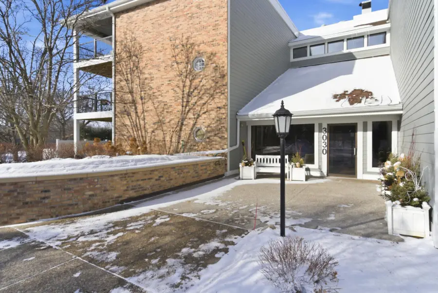 3030 Saint Albans Mill Road #213, Minnetonka, MN 55305 - Image #2