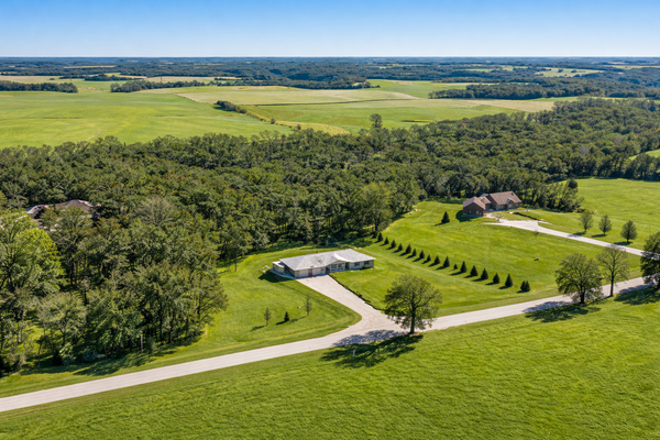 57618 205th Avenue, Plainview, MN 55964