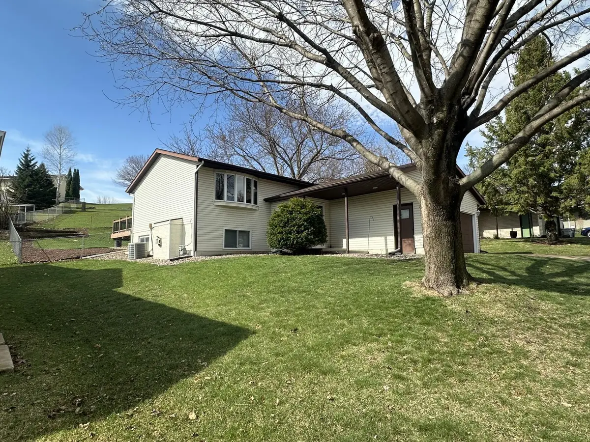 4212 Valley Drive Nw, Rochester, MN 55901 - #1