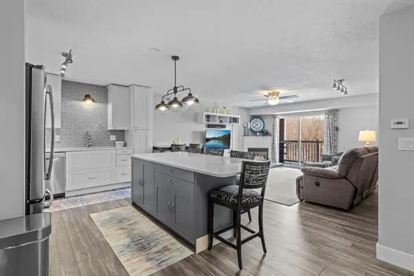 1321 Lake Drive W #216, Chanhassen, MN 55317