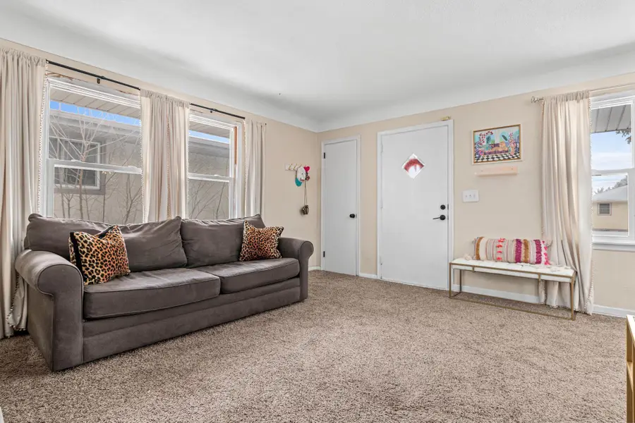 60 Hawthorne Avenue W, Saint Paul, MN 55117 - Image #2