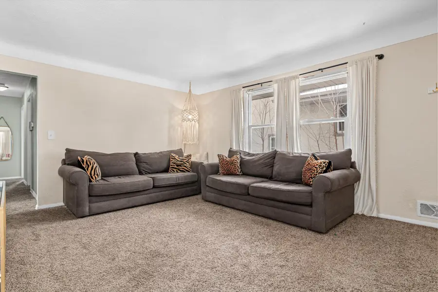 60 Hawthorne Avenue W, Saint Paul, MN 55117 - Image #3