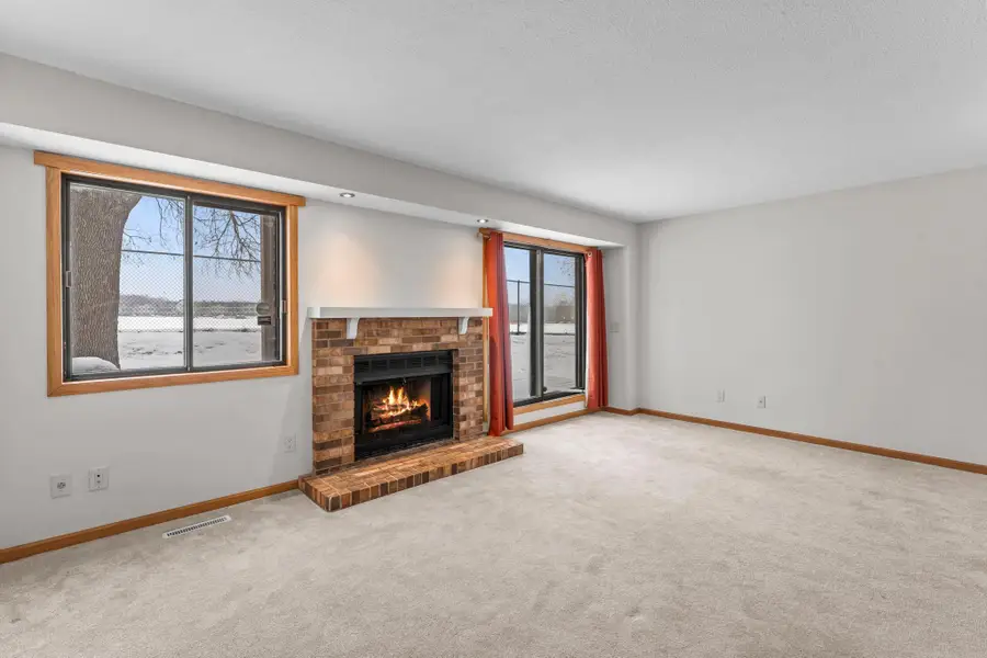 192 Bridlewood Drive, Saint Paul, MN 55119 - Image #2