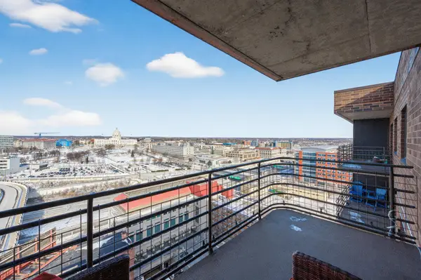 26 10th Street W #2004, Saint Paul, MN 55102