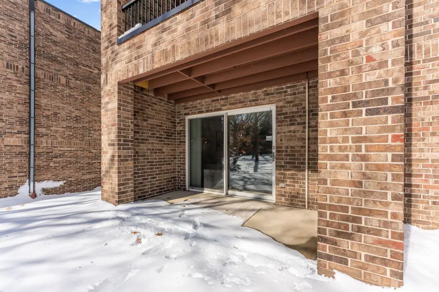 2220 Midland Grove Road #112, Roseville, MN 55113 - #2