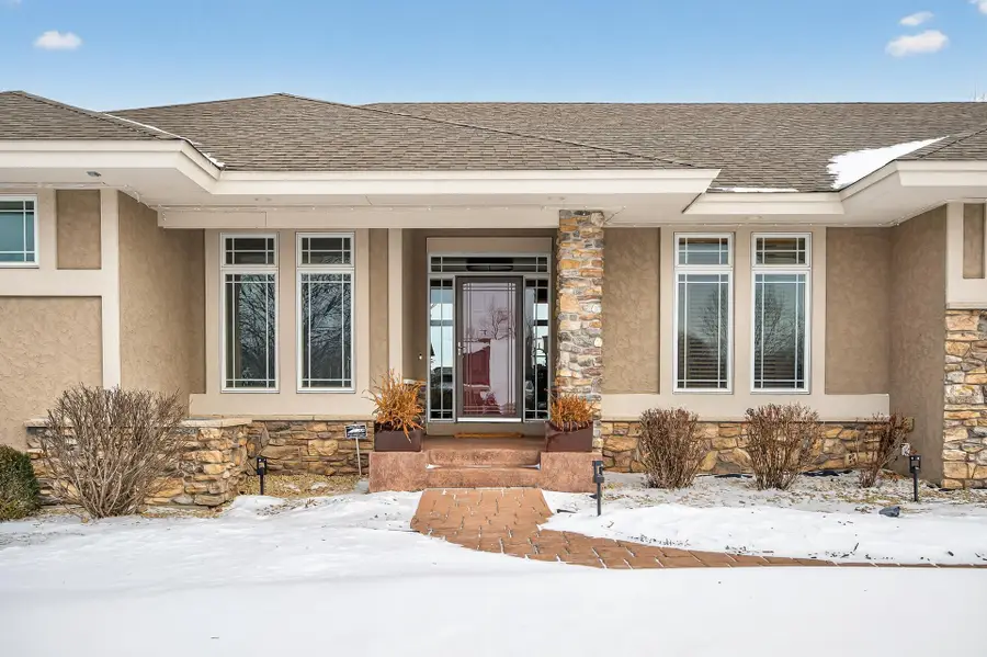 21115 Ridgewood Trail, Lakeville, MN 55044 - Image #2