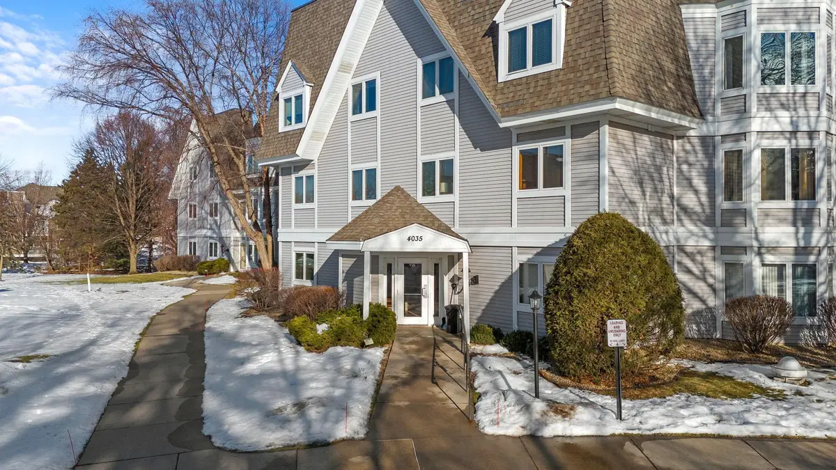 4035 Victoria Street N #211, Shoreview, MN 55126 - Image #1