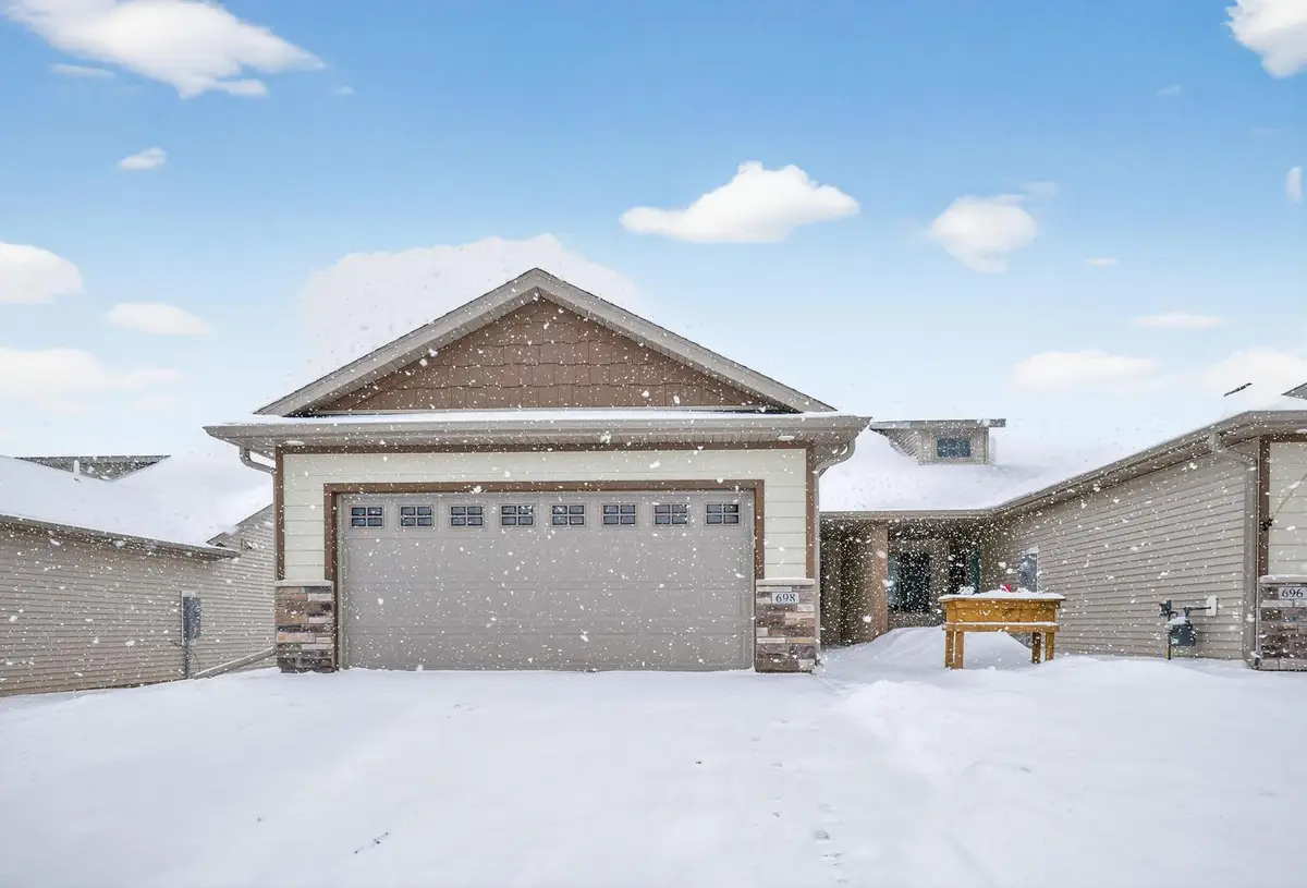 698 Shardlow Place Ne, Byron, MN 55920 - Image #1