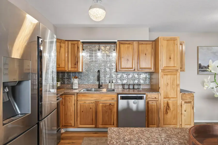 682 125th Lane Ne, Blaine, MN 55434 - Image #2