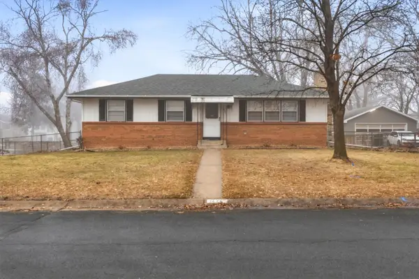 7676 Bacon Drive Ne, Minneapolis, MN 55432