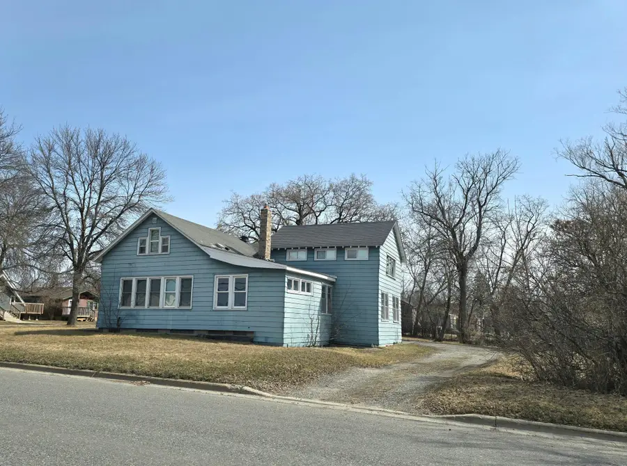 1127 7th Street, International Falls, MN 56649 - #2