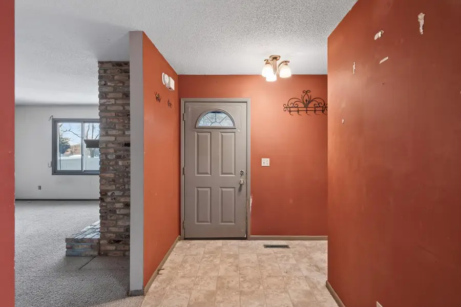 6368 Saint Johns Drive, Eden Prairie, MN 55346 - Image #3