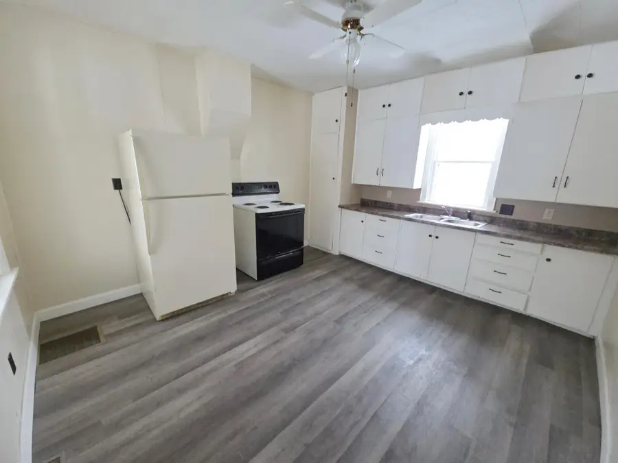 148 Beaulieu Street W, Motley, MN 56466 - #3