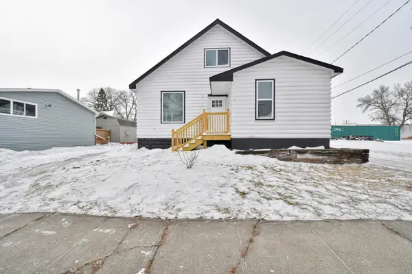 213 2nd Street S, Wahpeton, ND 58075