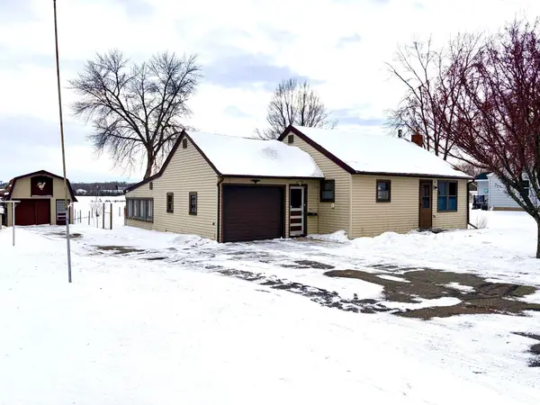 318 South Street, Paynesville, MN 56362