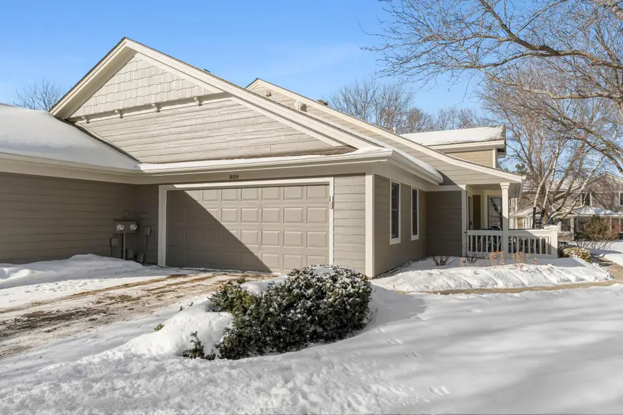 809 Ivy Lane, Eagan, MN 55123 - Image #2