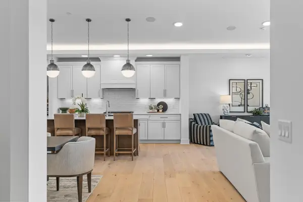 1 Hill Farm Road #300, Saint Paul, MN 55127