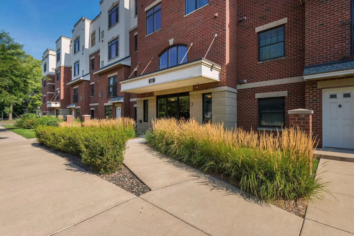 619 8th Street Se #409, Minneapolis, MN 55414 - #1