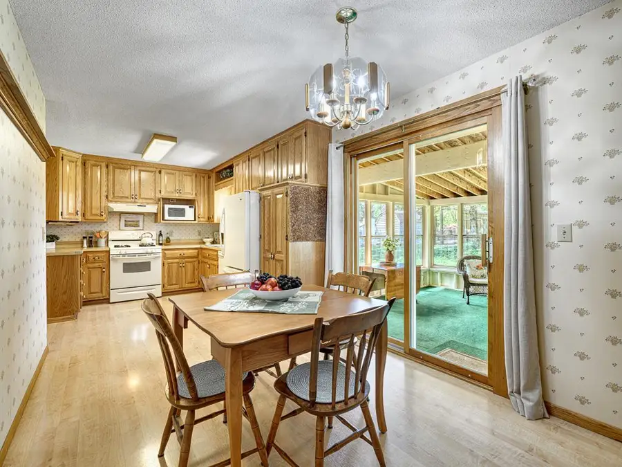 608 Grospoint Avenue N, Oakdale, MN 55128 - #3
