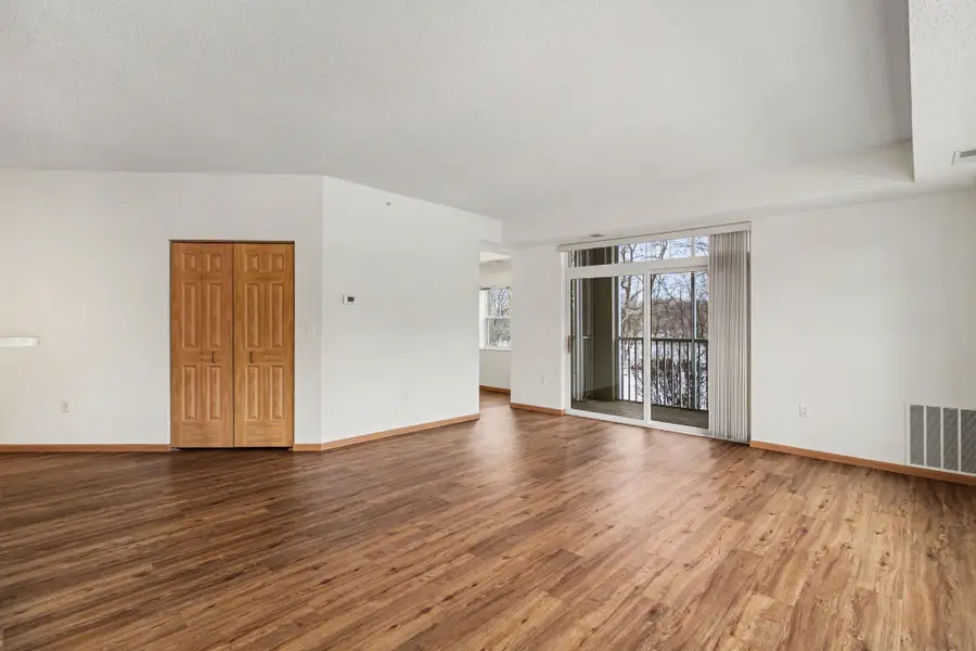 935 Ferndale Street N #116, Saint Paul, MN 55119 - #3