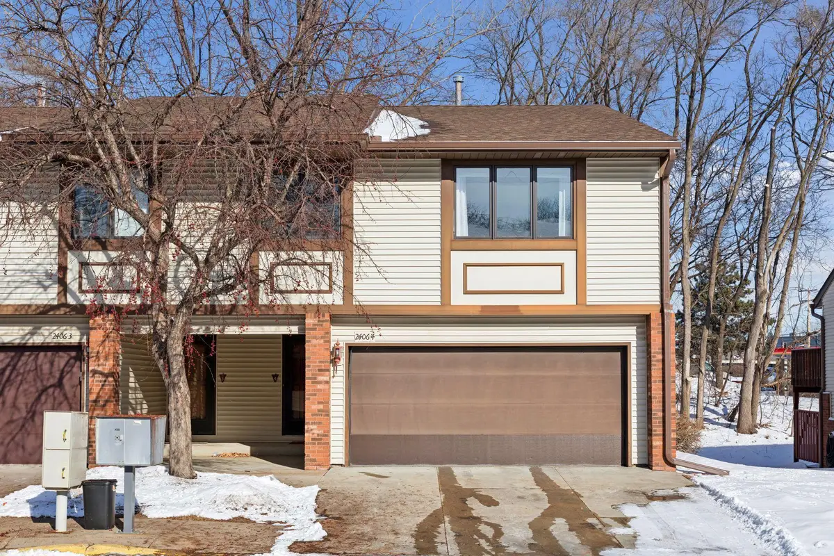 2406 County Road D W #4, Saint Paul, MN 55112 - Image #1