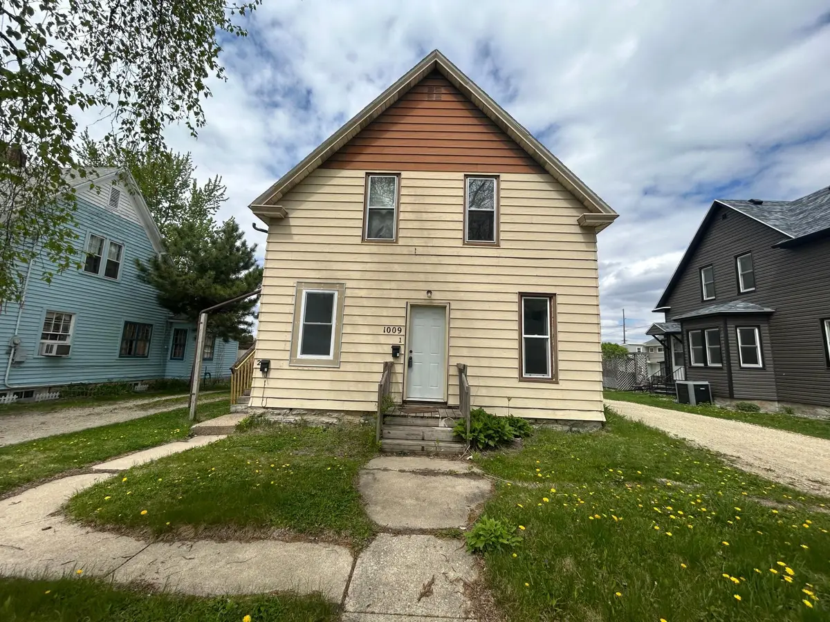 1009 E Center Street, Rochester, MN 55904 - #1