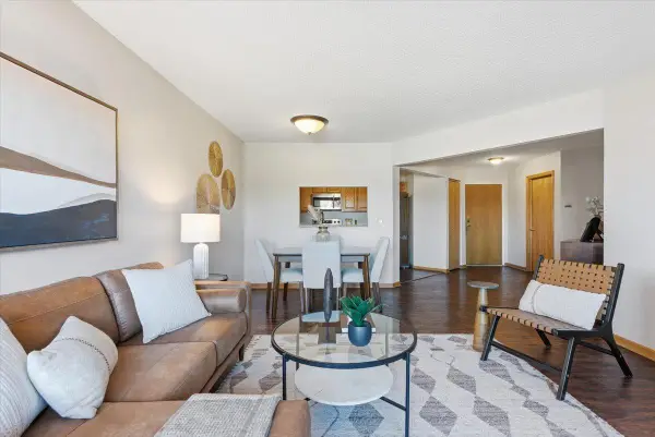 2425 E Franklin Avenue #212, Minneapolis, MN 55406