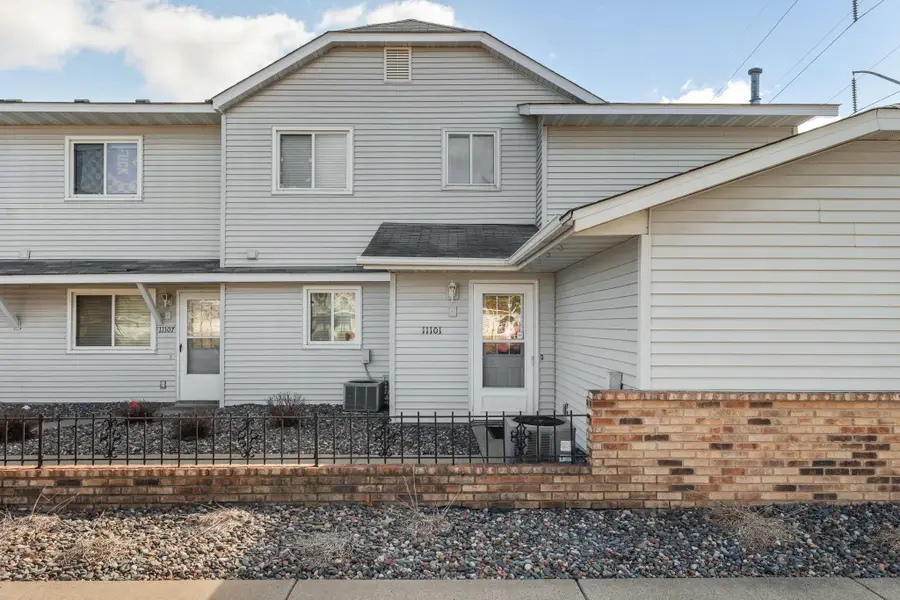 11101 Drake Street Nw, Coon Rapids, MN 55433 - #2